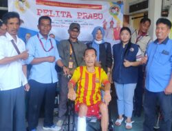 Sigap Aduan Masyarakat, DPC Pelita Prabu Kota Surabaya Berbagi Kursi Roda