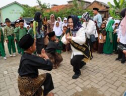 Bunda Paud Provinsi Banten Tine Al Muktabar Tinjau Pelaksanaan Transisi Belajar Paud Dengan Menyenangkan di Kota Serang