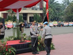 Penyerahan Pataka Polda Banten Warnai Upacara Welcome dan Farewell Parade Kapolda Banten