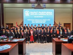Pengucapan Sumpah/Janji Anggota DPRD Kota Tangerang Selatan 2024 – 2029, Pj Gubernur Banten Al Muktabar Ingatkan Pencapaian Indonesia Emas 2045