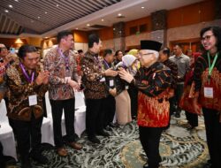 Pj Gubernur Al Muktabar Apresiasi 47 Orang Penerima Penghargaan SLKS Asal Banten