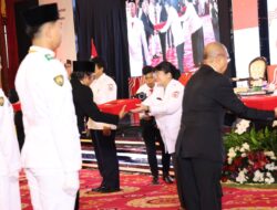 Terima Duplikat Bendera, Pj Gubernur Banten Al Muktabar: Kita Akan Jaga dan Kibarkan