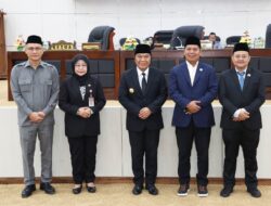Pj Gubernur Al Muktabar Hadiri Rapat Paripurna Penetapan Calon Pimpinan DPRD Banten 2024-2029