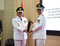 Pj Gubernur Banten Al Muktabar Lantik Pj Wali Kota Serang dan Perpanjang Masa Jabatan Pj Bupati Tangerang