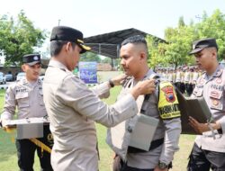 Distribusi Rompi dan Senter, Apel Bhabinkamtibmas Polres Kendal Dukung Pengamanan Pemiluy Kepala Daerah 2024