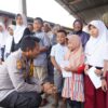 Kunjungan Kerja Wilayah Tambak Dan Sumpiuh, Kapolresta Banyumas Berikan Santunan Anak Yatim Piatu