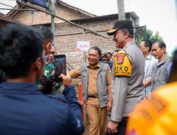 Pj Gubernur Banten Al Muktabar Tinjau Sejumlah TPS di Kota Serang