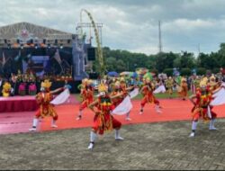 Prosesi Puncak Hari Jadi Lumajang (HARJALU) 769 Di Alun-Alun Lumajang