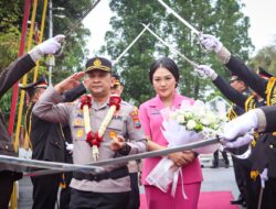 AKBP Alex Sandy Siregar Resmi Jabat Kapolres Lumajang, Disambut Tradisi Pedang Pora