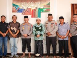 Perkuat Sinergitas Dengan Tokoh Agama, Kapolres Lumajang Sambangi Ponpes