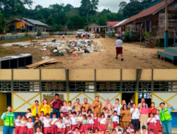 Pasca Banjir Bandang, Kadisdik Kapuas Kunjungi SDN 1 Baronang