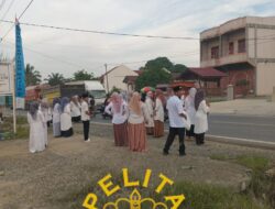 Berbagi Takjil di Bulan Ramadhan Siswa/i SMKs IT Shah Hamidun Masjid 