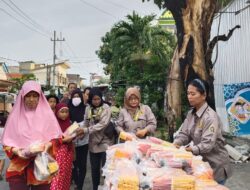 Wani Roso Sea Food dan Pelita Prabu Kota Surabaya Berkolaborasi Bagi 300 Takjil