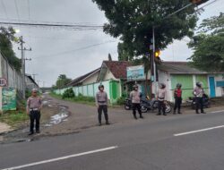 Pos Pam Klakah Siaga Atur Lalu Lintas, Arus Kendaraan Terpantau Kondusif