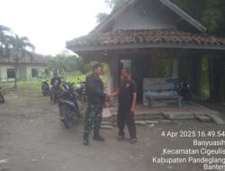 Kapten Asep Kandana Hidayat Monitoring Pantai Bugel dan Pantai Camara