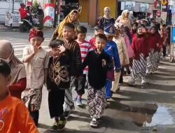 Semarak Hari Kartini, Sekolah-Sekolah Gelar Pawai dengan Baju Adat