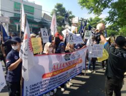 Protes Seremonial May Day: Buruh Jombang Turun ke Jalan Tuntut Keadilan Upah