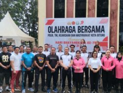 Kapolres Bitung Lepas Jalan Sehat Bersama Polri, TNI, dan Instansi Lainnya dalam Rangka Semarak Hari Bhayangkara Ke-79