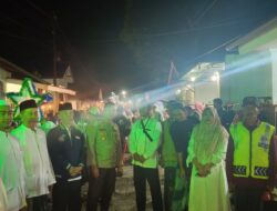 Ribuan Santri Semarakkan Tahun Baru Islam dengan Pawai Lampion di Yosowilangun Kidul