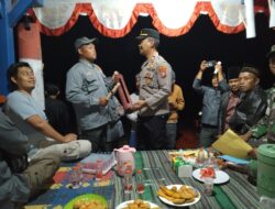 Polsek Tempursari dan Forkompinca Lakukan Penilaian Lomba Siskamling di Dua Desa