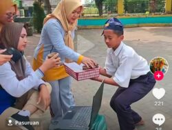 Heboh! Diduga Video Guru SMPN 1 Winong Pasuruan Santai Disuguhi Siswa Bak di Kafe, Warga : Ini Sekolah atau Panggung Hajatan