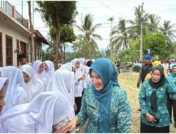 Kolaborasi Mahasiswa KKN 169 Uinsa dan Warga Sentul Meriahkan Kunjungan Ketua TP PKK Kabupaten Probolinggo