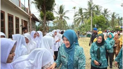 Kolaborasi Mahasiswa KKN 169 Uinsa dan Warga Sentul Meriahkan Kunjungan Ketua TP PKK Kabupaten Probolinggo