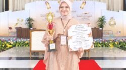 Anif Mahasiswi KPI FDK UINSA Raih Juara 1 Ghina’ Araby Nasional pada Festival Padang Pasir 2026